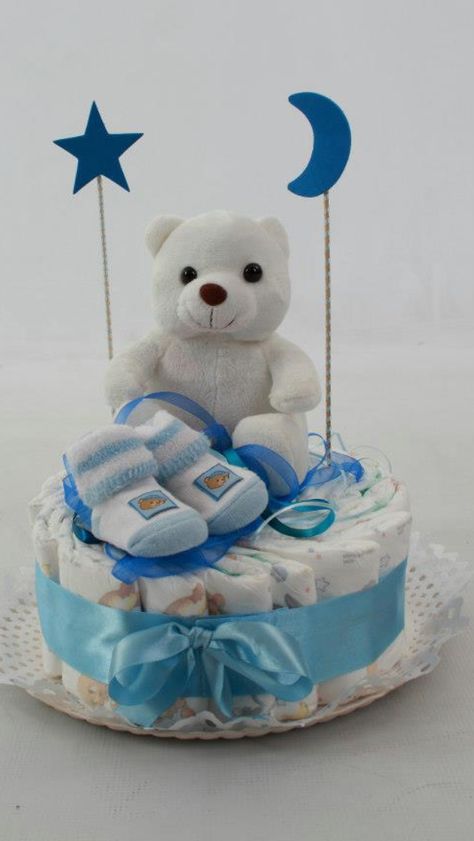 Torturi Baby Shower, Pastel Baby Shower, Diaper Gifts, Idee Babyshower, Baby Shower Baskets, Baby Shower Crafts, Baby Shower Diaper Cake, Baby Diaper Cake, Diy Baby Shower Gifts