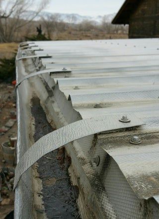 Diy Gutters Ideas, Diy Rain Gutters, Pvc Gutters Diy, Guttering Ideas, Pvc Pipe Gutter, Diy Gutters How To Make, Diy Gutter Guards, Pvc Gutters, Gutter Installation Diy