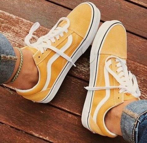 Adidas Shoes Outfit, Vans Shoes Fashion, Vans Aesthetic, Yellow Vans, Sneaker Trend, Sneaker Outfits, Streetwear Mode, Fresh Shoes, Hype Shoes