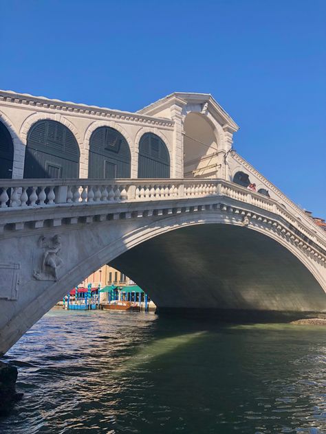 Venice Aesthetic, Europe Wallpaper, Italy Honeymoon, Rialto Bridge, Italian Home, Romantic Destinations, Italian Summer, Honeymoon Destinations, Venice