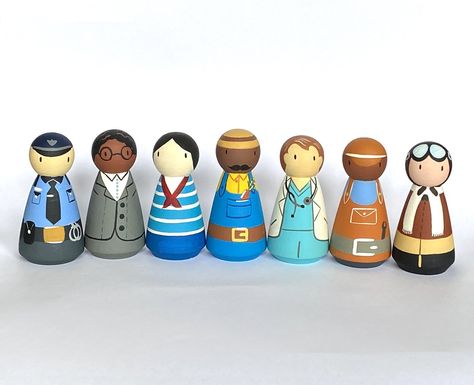 Wooden People, Wooden Peg Dolls, Wood Peg Dolls, Craft Things, Doll Diy Crafts, Peg People, Sensory Development, Diy Toddler, Clothespin Dolls