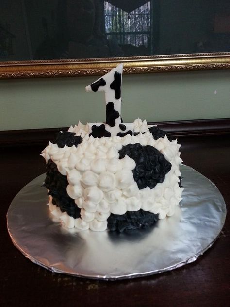 Cow Smash Cake GC#03072015 Smash Cake Cow Print, Cow Smash Cake First Birthdays, One Year Farm Birthday Party, Diy Cow Smash Cake, Cow Print Smash Cake Girl, Diy Cow Birthday, Smash Cake Cow, Cow Cake Birthday Boy, Cow Smash Cake Boys