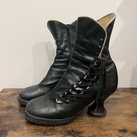 John Fluevog minis lover corset black kitten heel... - Depop Kitten Heel Black Boots, Unif Trinity Boot, Black Leather Kitten Heel Boots, Fluevog Boots, John Fluevog Boots, John Fluevog Shoes, John Fluevog, Black Kitten Heels, Kitten Heel Boots