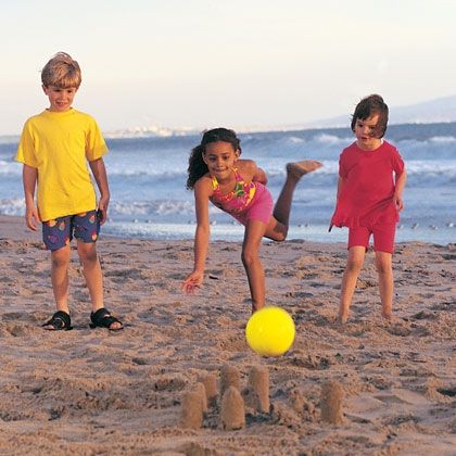 10 Best Beach Activities for the Family Beach Bowling, Fun Beach Games, Acajutla, Outdoor Water Games, Water Games For Kids, Beach Games, Beach Diy, Summer Games, Beach Activities