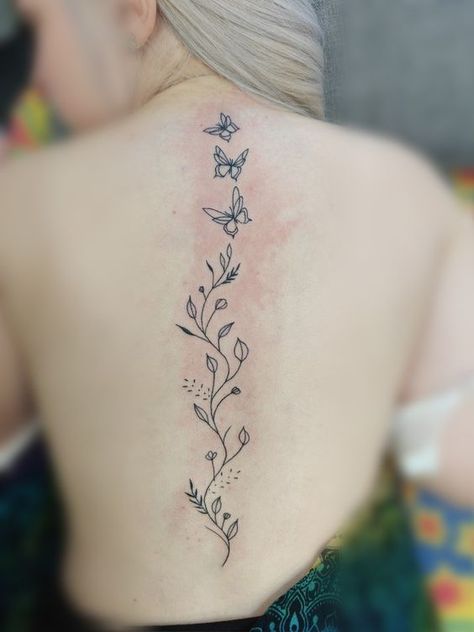 Rate This celestial spine tattoo ideas From ⭐1~10. SAVE & FOLLOW i will update everyweek. Celestial Spine Tattoo, Moon Spine Tattoo, Spine Tats, Tattoo Ideas Inspiration, Flower Spine Tattoos, Spine Tattoo Ideas, Tato Minimal, Small Pretty Tattoos, Petite Tattoos