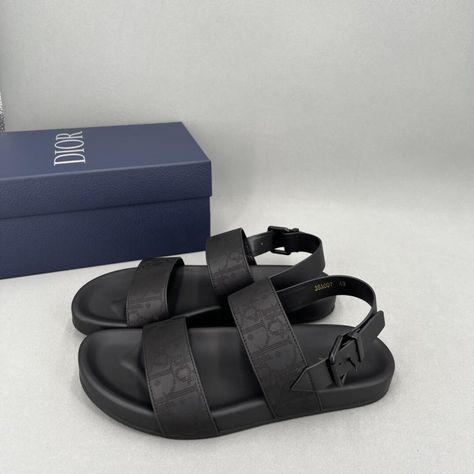 Dior Sandals Men, Dior Luxury, Men Dior, Dior Sandals, Dior Shoes, Mens Sandals, Luxury Shoes, Shoes Sandals, Men's Shoes