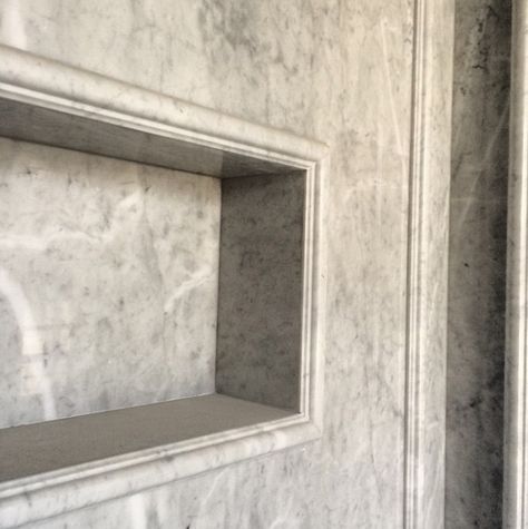 Minimal Bathroom Design, Marble Pattern Design, Bathroom Niche, Living Room Decor Lights, Marble Detail, House Interior Design Styles, Washroom Design, Door Design Modern, Shower Niche