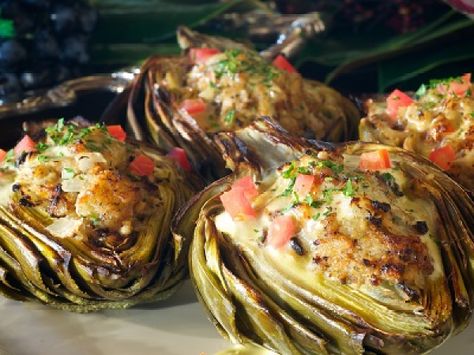 Spice up your turkey day with these five Creole-inspired ideas. Stuffed Artichokes, Crab Stuffed, Artichoke Recipes, Crab Recipes, Food Channel, Turkey Day, Fusion Food, Fish And Chips, Seafood Dishes