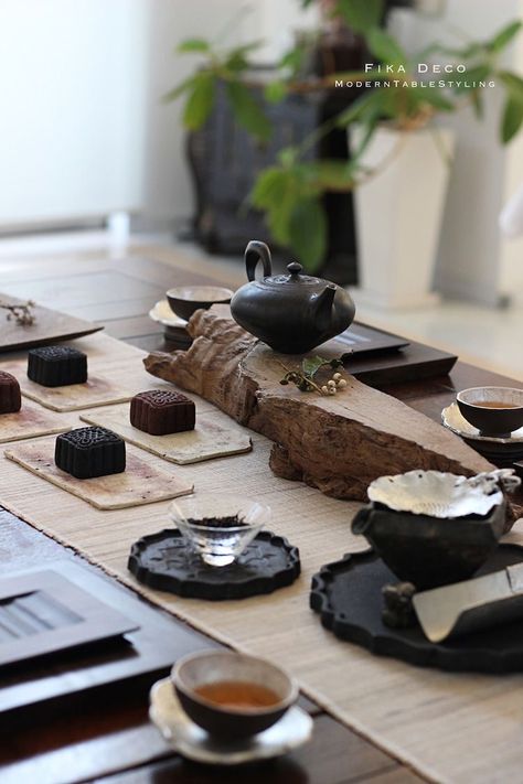 Chinese Tea Room, Tea House Design, Tea Room Decor, Zen Interiors, Japanese Dining, Japanese Table, Tea Lounge, Tea Places, Asian Tea