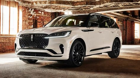 2025 Lincoln Aviator Gets A New Face And A Big Price Increase Lincoln Suv, Lincoln Aviator, Solar Car, Bmw X7, Rugby World Cup, Luxury Lifestyle Dreams, Black Aviators, Cadillac Escalade, Ford Explorer