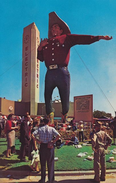 "Big Tex" at the Texas State Fair - Dallas, Texas has burned down on 10-19-12.  There is only a skeleton left. Built in 1952, Texas Ou Weekend, 70 Boots, Big Cowboy, Texas State Fair, Texas Places, Cotton Bowl, Texas History, Texas Style, Vintage Tin Signs