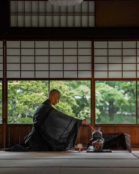 For centuries, matcha tea has been revered for its medicinal properties. The story goes that it was brought back to Japan by a Buddhist monk, who found that drinking it made him experience a greater state of Zen during his meditations. Containing the compound, L-theanine, which increases levels of calming serotonin. Matcha tea is prepared in a special tea ceremony at Aman Kyoto, surrounded by the rich colours of autumn in the forest garden.