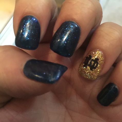 Notre Dame Nails!! Notre Dame Football Nails, Notre Dame Nails Designs, Notre Dame Nails, Colts Nails, Irish Nails, Noter Dame, Football Nails, Cute Gel Nails, Sports Style