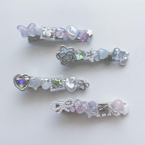 Bead Accessories Ideas, Hair Pins Aesthetic, Cute Hairclips, Bead Hair Clip, Diy Clips, Diy Hair Clip, Hair Clips Cute, Beaded Hair Pins, Beaded Hair Clips