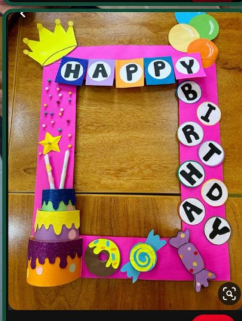 Birthdays Kindergarten Classroom, Art Craft Preschool, Birthday Selfie Frame, Diwali Craft For Children, Selfie Stand, Preschool Birthday, Party Photo Frame, Kindergarten Decorations, Flower Crafts Kids