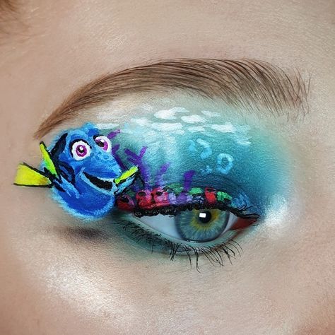 Summer makeup Finding Nemo Cartoon Eye Makeup, Finding Nemo Makeup, Funny Eyeliner, Funky Makeup, Cartoon Eyes, Eye Eye, Ethereal Makeup, Unique Makeup, Eyeliner Makeup