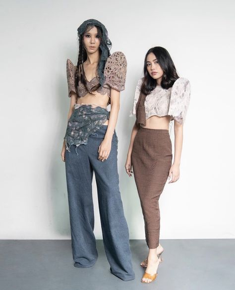 Modern Filipino Fashion, Modern Filipino Clothing, Modern Filipino Outfit, Filipino Fashion Street Styles, Modern Filipiniana Outfit Classy Pants, Filipino Terno, Filipiniana Dress Modern Philippines, Filipiniana Outfit, Filipiniana Fashion