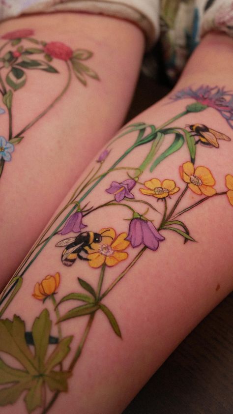 Vanessa Core, Violet Tattoo, Fern Tattoo, Wildflower Tattoo, Choosing Me, Incredible Tattoos, Who Asked, Spring Wildflowers, Knee Tattoo