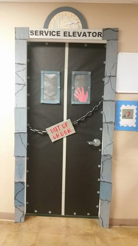 School Halloween Decorations, Halloween Door Decorations Classroom, Halloween Dorm, Porta Halloween, Marcos Halloween, Diy Halloween Door Decorations, Halloween Classroom Door, Halloween Diy Door, Halloween Classroom Decorations