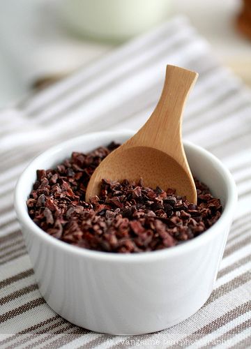 Cocoa nibs Cocoa Nibs Recipes, Cocoa Vanilla No Limits, Health Benefits Of Cocoa Powder, Dark Chocolate Benefits, Cacao Benefits, Smart Snacks, Cocoa Nibs, Hot Coco, Coffee Obsession