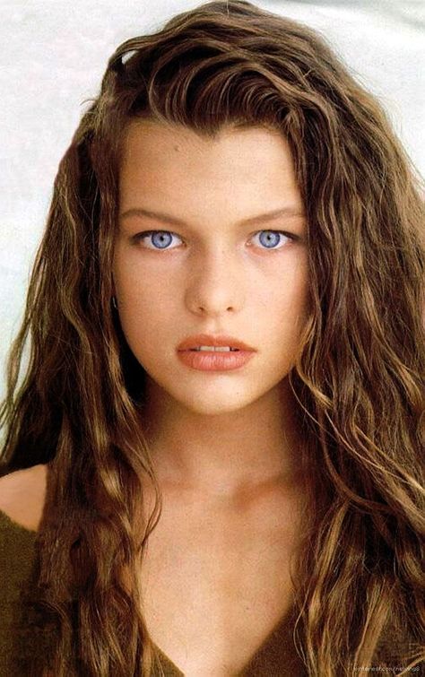 Mila Jovovich, 90s Grunge Hair, Milla Jovovich, Gorgeous Eyes, Grunge Hair, Kiev, Beautiful Eyes, Woman Face, Redheads