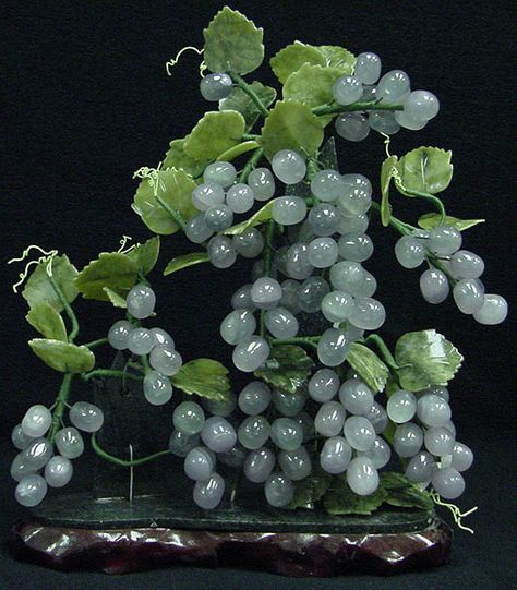 RP: Lavender Jade Grapes Vines Elegant Natural Jade Gemstones, Carved Gemstones, Grape Agate Jewelry, Grape Tree, Grape Agate, Carved Jade, Jade Tree, Traditional Carved Jade Jewelry, Flowers Wallpaper