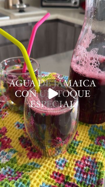 Tesa Moreno on Instagram: "Para este CALORÓN está agua de Jamaica con un toquecito de canela que lo hace una deeeeelicia… ¿La pruebas? 💦 #receta #aguadejamaica #jamaica #aguafresca" Agua Jamaica, Mexican Recipes, Mixed Drinks, Jamaica, Mexican Food Recipes, Drinks, On Instagram, Instagram, Canela