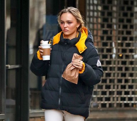 Lily Rose Depp Style, Models Off Duty Style, Rose Depp, Cozy Boots, Model Aesthetic, Lily Rose Depp, Lily Rose, Models Off Duty, Warm Outfits