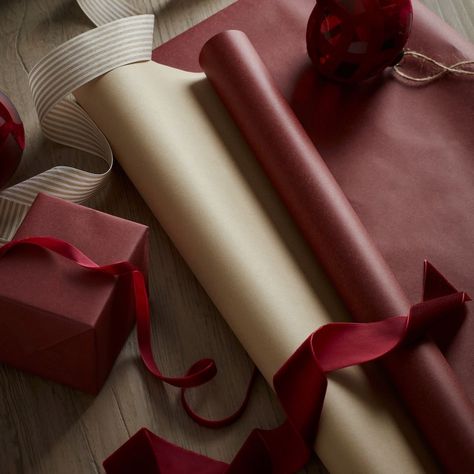 Burgundy Christmas Decor, Maroon Aesthetic, Kraft Wrapping Paper, Christmas Home Decorations, Kraft Paper Wrapping, Holiday Wrap, Christmas Themes Decorations, Rich Burgundy, Navidad Diy