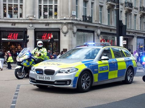 https://flic.kr/p/HTHj5p | Metropolitan Police Service - Roads Policing - BX65DXB | Oxford Circus  Escorting the Teachers Demo today.  Thanks for all the views, please check out my other photos and albums. Met Police, British Police Cars, Old Police Cars, British Police, Oxford Circus, Metropolitan Police, Police Vehicles, State Trooper, Cars Uk