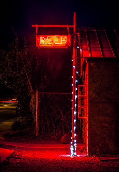 Marfa, Texas Nativity Scene Pictures, Marfa Lights, Trafalgar Law Wallpapers, Marfa Tx, Texas Beer, Misty Dawn, Meme Background, Neon Vintage, Marfa Texas