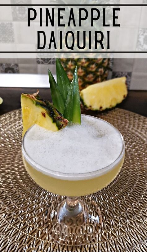 Pineapple Daiquiri Cocktail Recipe - A Tropical Pineapple drink - Foodiosity Rum And Pineapple Drinks Cocktails, Pineapple Daiquiri, Rum Pineapple Cocktail, Coconut Daiquiri, Pineapple Juice Cocktails Rum, Summer Rum Cocktails, Pina Colada Rum, Rum Cocktails Easy, Peach Daiquiri