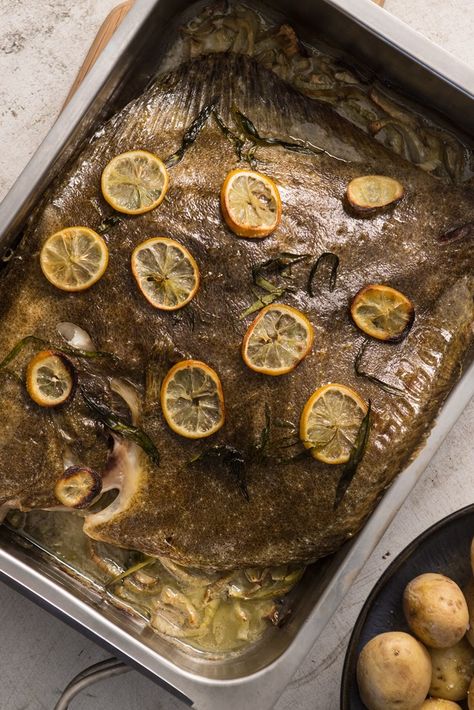 Join food blogger Danny, aka Food Urchin, for a tour of Billingsgate fish market and discover how he made a beautiful dish of roast turbot with fennel, tarragon and lemon. Turbot Fish Recipe, Turbot Recipe, Lemon Recipe, Recipes Fish, Great British Chefs, Drink Inspiration, How To Roast, Fish Recipes Healthy, Fish Recipe