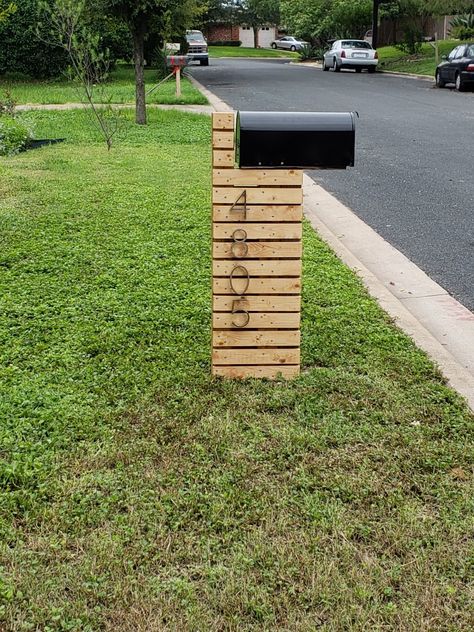 Mailbox Diy, Mid Century Modern Mailbox, Mailbox Stand, Mailbox Makeover, Mailbox Landscaping, Mailbox Ideas, Diy Curb Appeal, Modern Mailbox, Mailbox Design