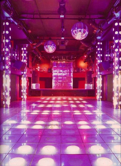 Retro Dance Floor, Night Fever Aesthetic, Italo Disco Aesthetic, 80s Pop Aesthetic, 80s Aesthetic Party, Pink 80s Aesthetic, 80s Disco Aesthetic, Disco Aesthetic 70s, Disco Party Aesthetic