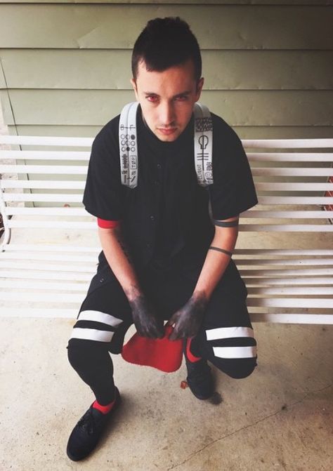 my name is blurryface ✧ tyler joseph of twenty one pilots Tyler Joseph Blurryface Era, Twenty One Pilots Black And White, Tyler Joseph Blurryface, Twenty One Pilots Blurryface, Tyler And Josh, 21 Pilots, Gender Envy, Evanescence, Tyler Joseph