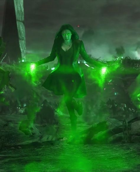 Wanda Maximoffs powers in green Marvel Gif, Marvel Wallpaper Hd, Witch Powers, Dr Marvel, Marvel Coloring, Marvel Wall, Super Powers Art, Green Magic, Rainbow Photo