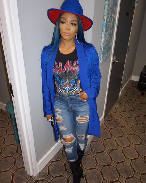 Rasheeda on Instagram: “💙💙💙” Outfits With Fedora Hats, Outfit With Fedora, Rasheeda Frost Fashion, Fedora Hat Outfit, Hat Outfit Fall, Fedora Outfit, Fedora Hat Outfits, Hat Outfits, Punk Skirt