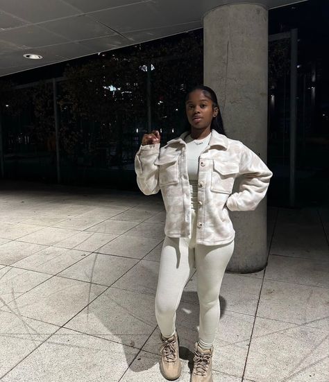 Yezzy Boots Outfits Girl, Yeezy Boot Outfit Women, Yeezy Boots Outfit Black Women, Yeezy Boots Women Outfit, Desert Boots Outfit Women's, Yeezy Desert Boots Outfit, Yeezy 500 Outfit Women, Yeezy Boots Outfit, Desert Boots Outfit