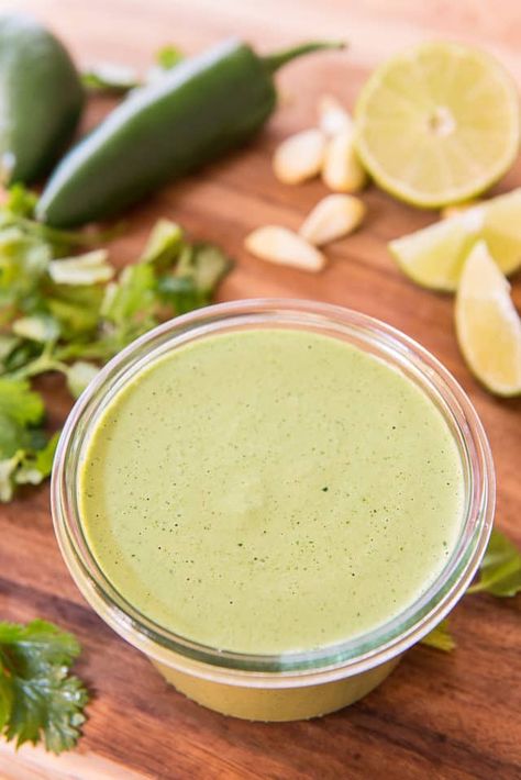 Green Empanada Sauce, Cilantro Dressing Recipe, Green Sauce Recipe, Cilantro Garlic Sauce, Creamy Cilantro Dressing, Peruvian Chicken, Verde Sauce, Jalapeno Sauce, Mexican Sauce