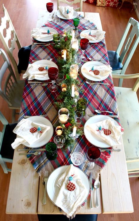 Blanket Scarf Christmas Table Table Scarf Ideas, Closet Cupboards, Ladies Christmas Party, Simple Blanket, Pretty Tablescapes, Holiday Food Crafts, Winter Dinner Party, Christmas Tables, Table Scarf