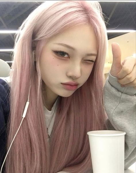 aes; pink hair inspo˚ ༘ ⋆｡♡˚  light pink coquette strawberry blonde blond strawberry shortcake pastel pink hair aesthetic silky hair hair inspo colourful hair hair stylist aesthetic hair goals curly hair 2019 2016 2010s hair Asian Pastel Hair, Strawberry Grey Hair, Light Ash Pink Hair, Dusty Pink Blonde Hair, Light Pink Layered Hair, Pearly Pink Hair, Light Pastel Pink Hair, Light Pink Hair Asian, Light Pink Hair On Tan Skin