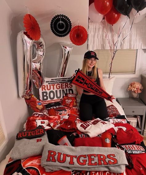 Rutgers Bed Party, College Bed Party, College Announcements, College Bed, Bed Party, College Graduation Photoshoot, Dream Collage, College Bedding, College Acceptance