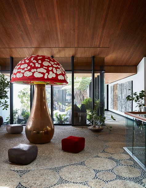 Tour a Classic A. Quincy Jones Home Delicately Updated by Studio Shamshiri | Architectural Digest Studio Shamshiri, A Quincy Jones, Sofas Vintage, Holmby Hills, Daniel Libeskind, House Redesign, Sunken Living Room, Quincy Jones, Sculpture Stand