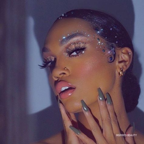 Euphoria Makeup Looks Euphoria Makeup Looks, Editorial Make-up, Gem Makeup, Halloween Make-up Looks, Maquillage On Fleek, Festival Make Up, Euphoria Makeup, Rhinestone Makeup, Face Art Makeup