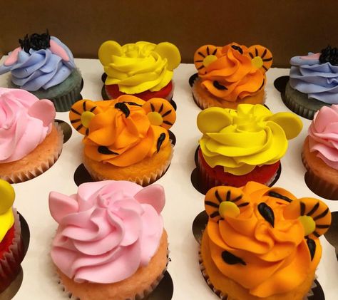 Simple Winnie The Pooh Cupcakes, Winnie The Pooh Theme Birthday Party, Winnie The Pooh Shower Desserts, Winnie The Pooh Gender Reveal Cupcakes, Wine The Pooh Cake, Weenie The Pooh Baby Shower Treats, Winnie The Pooh Themed Cupcakes, Winnie The Pooh Themes Food, Winnie The Pooh Cupcake Ideas