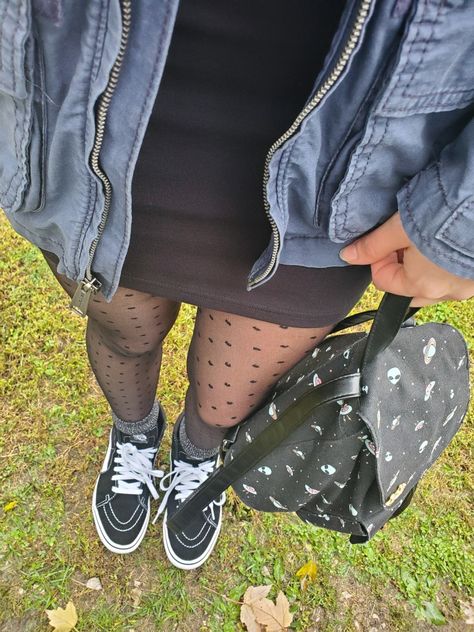 Vans With Skirt, Skirt And Vans Outfit, Vans With Dress, Skirt With Vans, Vans Sk8 Hi Outfit Woman, Dress With Vans, Outfits Con Vans, Vans Sk8 Hi Outfit, Sk8 Hi Outfit