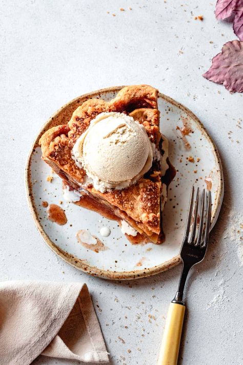 Gooey, maple-sweetened apples, tender almond flour pie crust, all kissed with a hint of cinnamon. This paleo apple pie tastes like fall on a plate. Maple syrup-sweetened, gluten-free, and grain-free with dairy-free, vegan, and nut-free options. Paleo Apple Pie, Paleo Pie, Almond Flour Pie Crust, Almond Flour Crust, Paleo Apple, Bojon Gourmet, Pie Crust Dough, Paleo Recipe, Gluten Free Pie