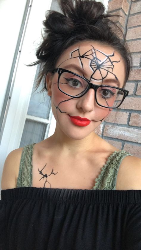 Halloween Makeup With Glasses, Dancing Makeup, Broken Doll Costume, Makeup Clown, Halloween Makeup Clown, Scary Clown Makeup, Monster Makeup, Halloween Beauty, Broken Doll