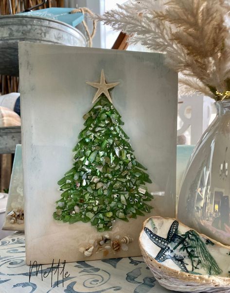 Diy Sea Glass Christmas Tree, Resin Christmas Trees, Coastal Christmas Diy, Crushed Glass Resin Art Diy, Sea Glass Christmas Tree Diy, Christmas Sea Glass Art, Shattered Art, Glass Crafts Diy, Sea Glass Christmas Tree